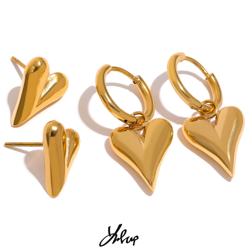 Brincos Lérina Coração Huggie –Aço Inoxidável com Banho de Ouro 18K